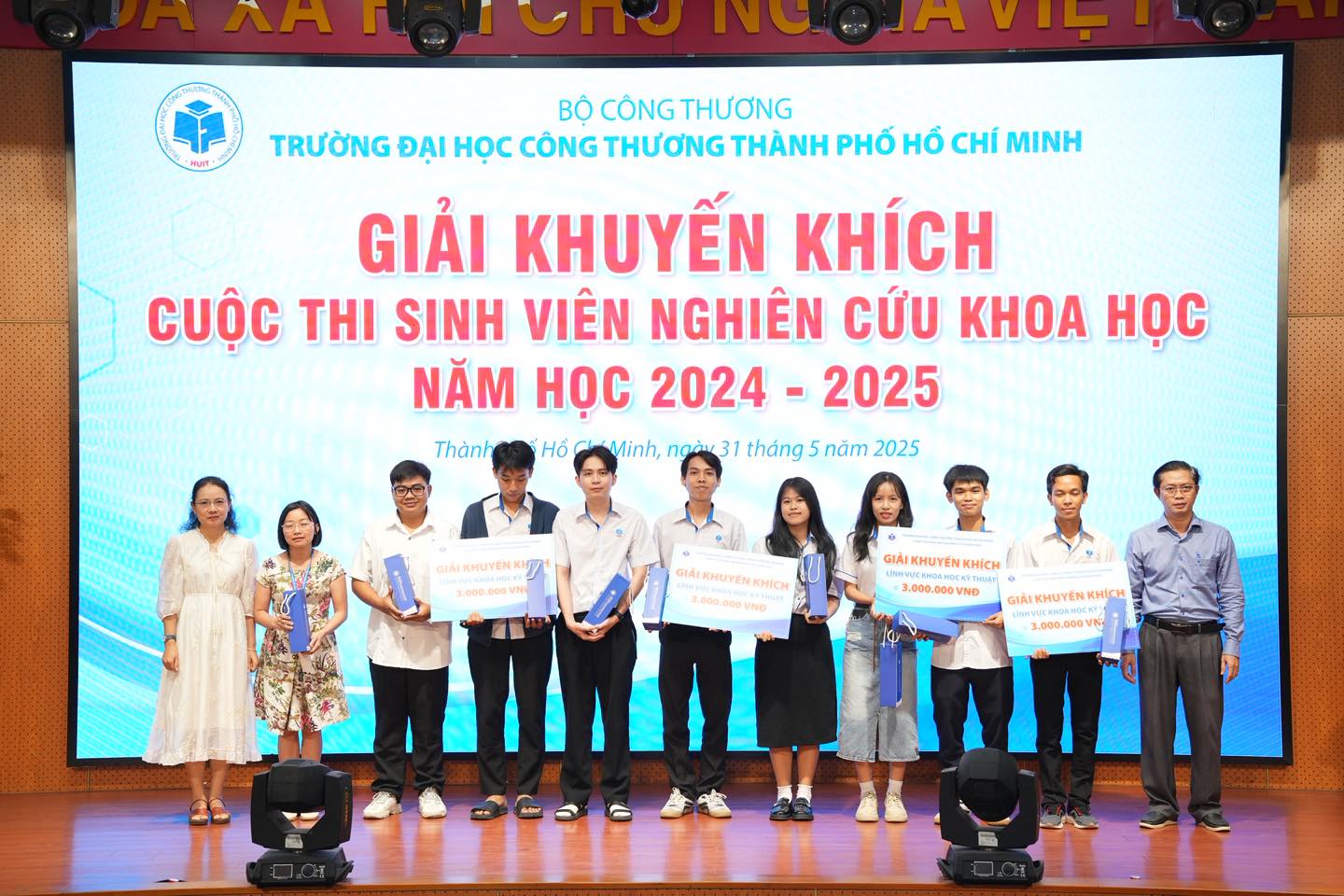 Ảnh thành tích nghiên cứu khoa học cấp trường 2025